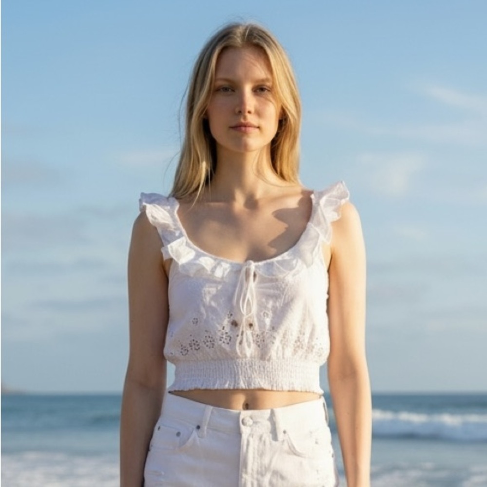 Size small Seek the label white crop top tank in excellent like-new condition